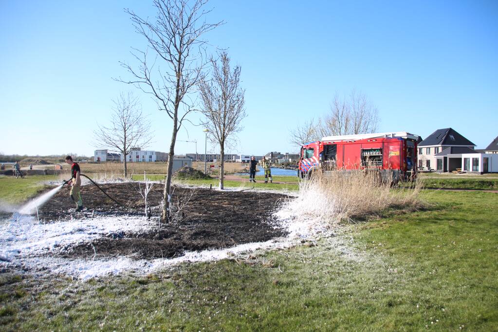 Stuk veld beschadigd door brand