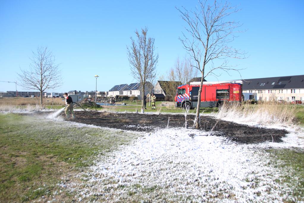Stuk veld beschadigd door brand