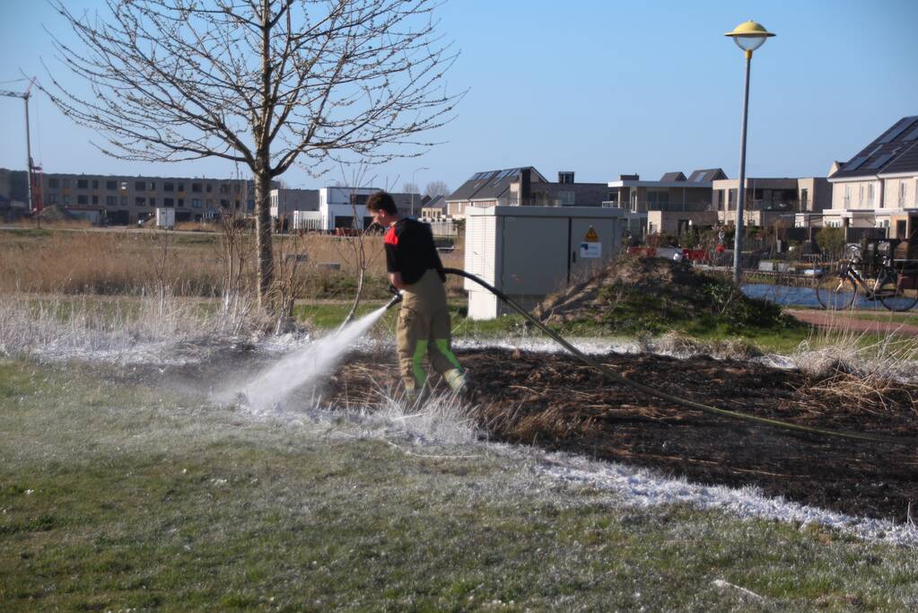 Stuk veld beschadigd door brand