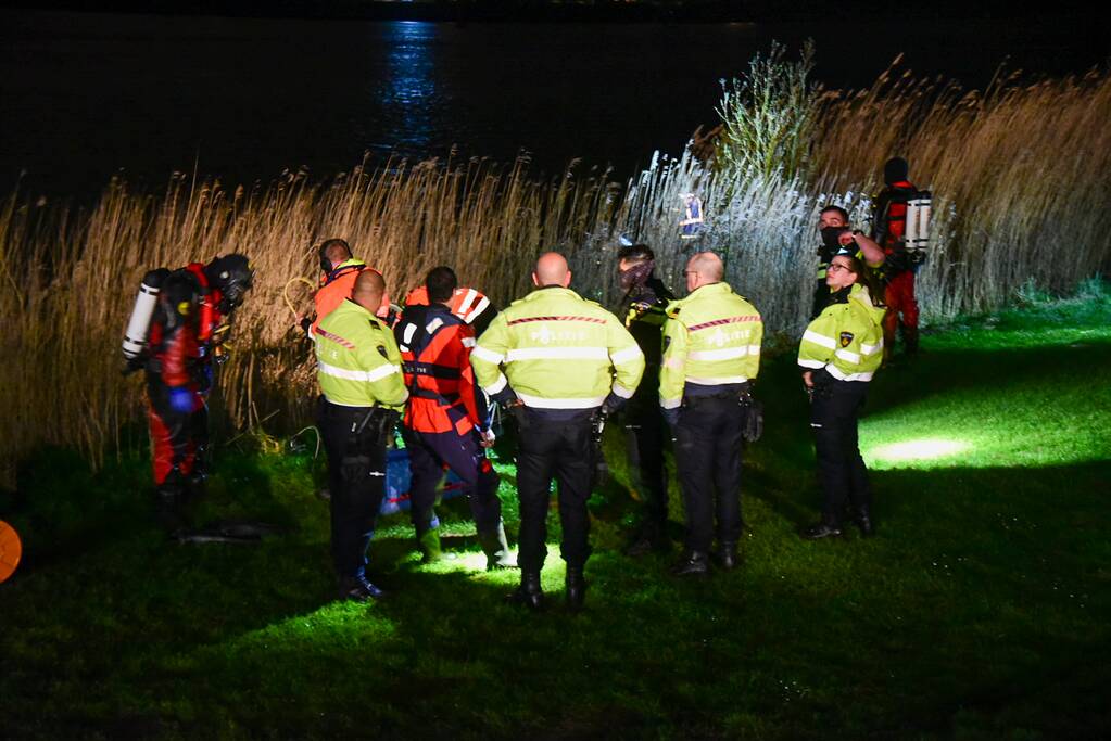 Grote zoekactie na gevonden fiets langs waterkant