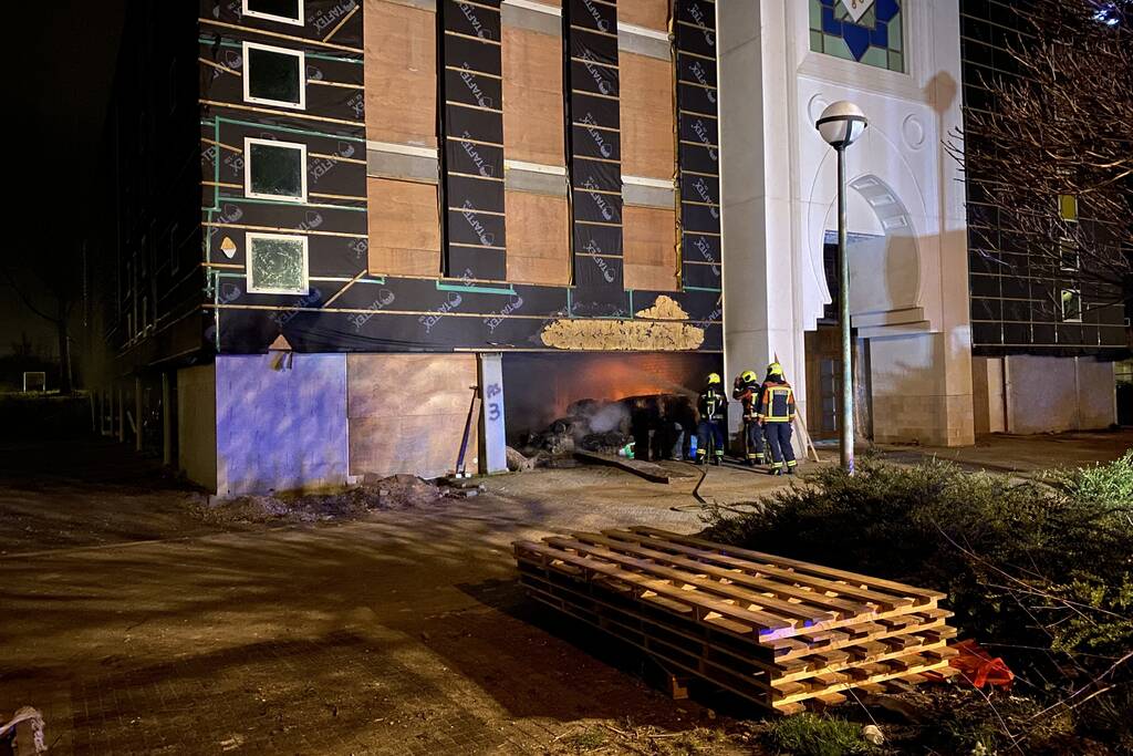 Flinke schade na brand bij moskee