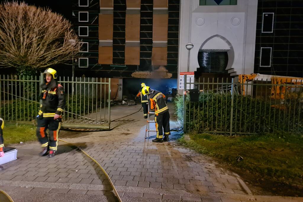 Flinke schade na brand bij moskee