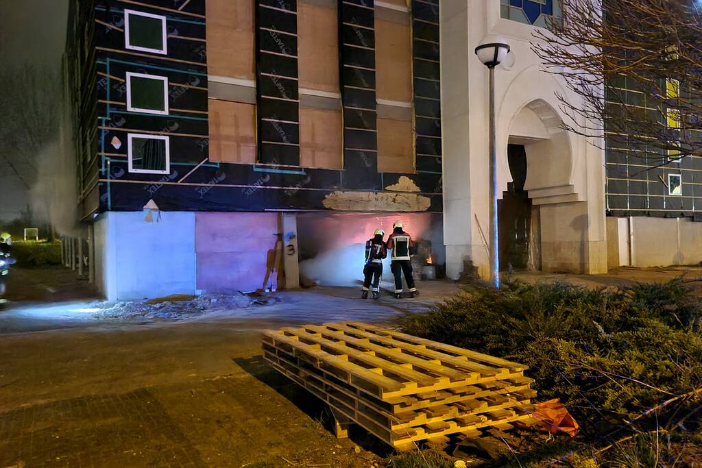 Flinke schade na brand bij moskee