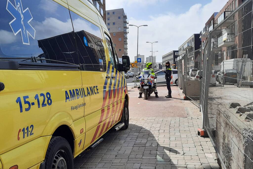 Een gewonde bij botsing tussen twee personenauto's