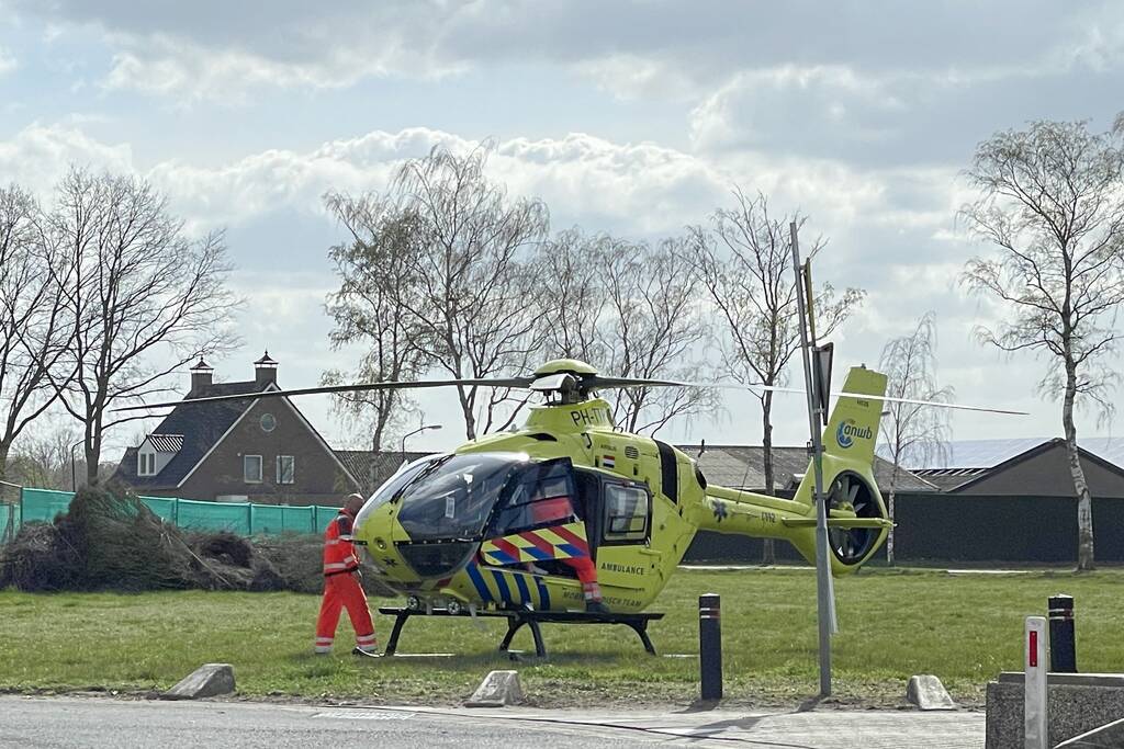 Man zwaargewond bij bedrijfs ongeval