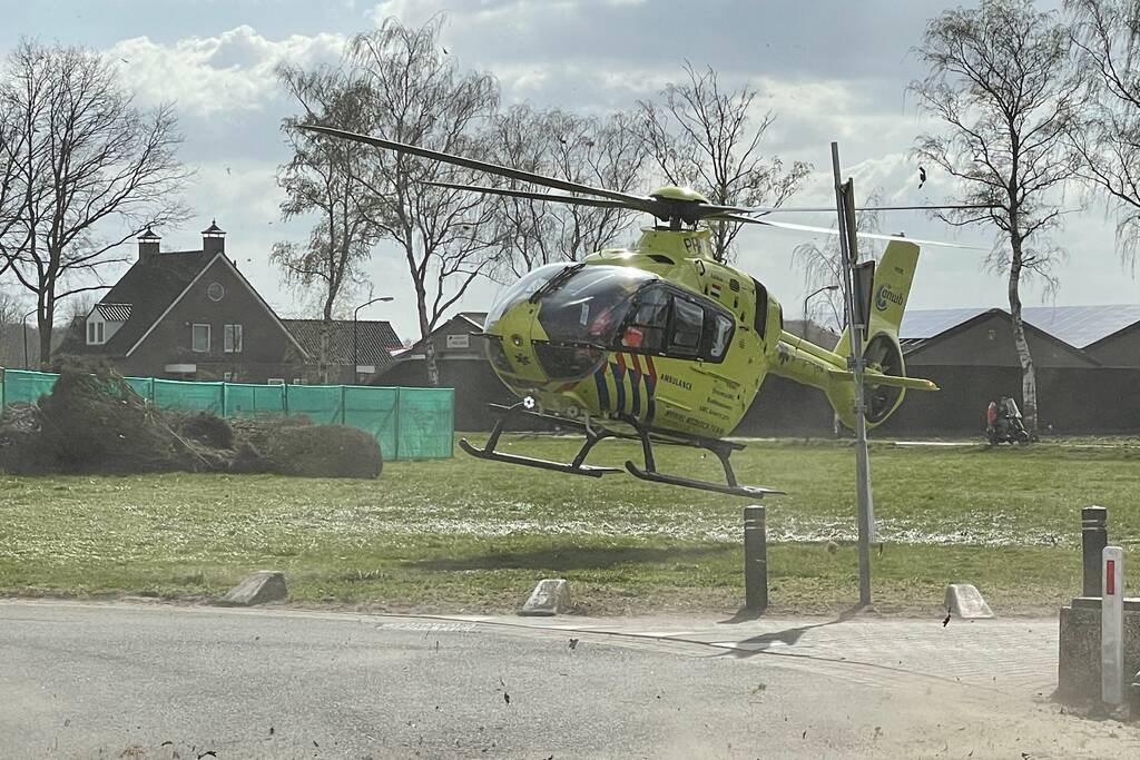 Man zwaargewond bij bedrijfs ongeval