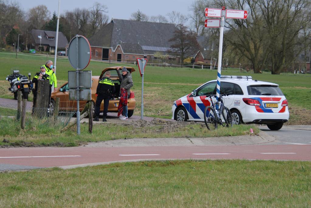 Mountainbiker gewond bij botsing met auto