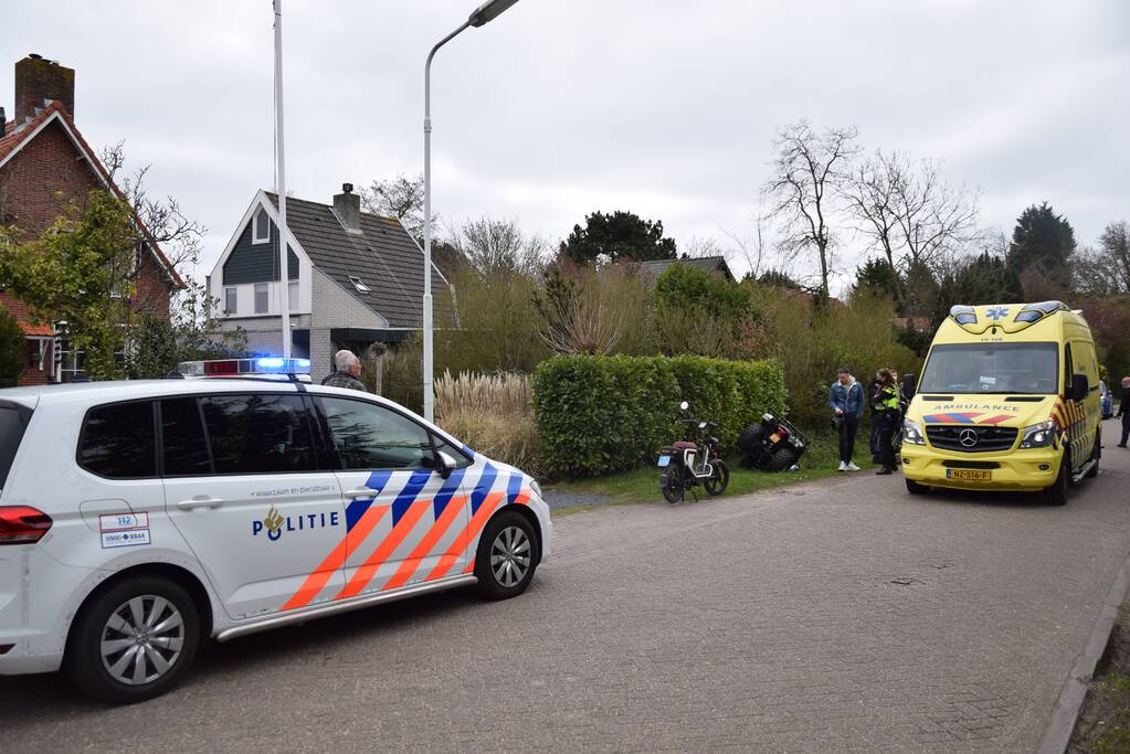 Quad belandt in greppel na ongeval