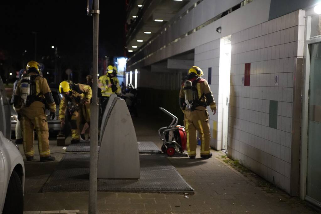 Brand in kelder van flatgebouw