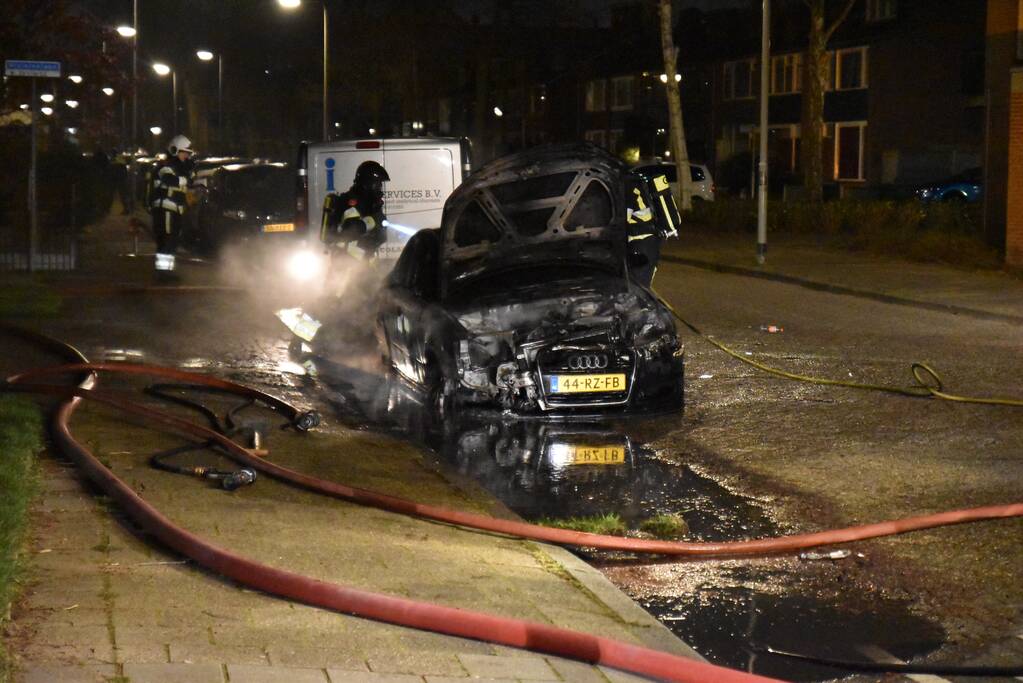 Auto verwoest door brand