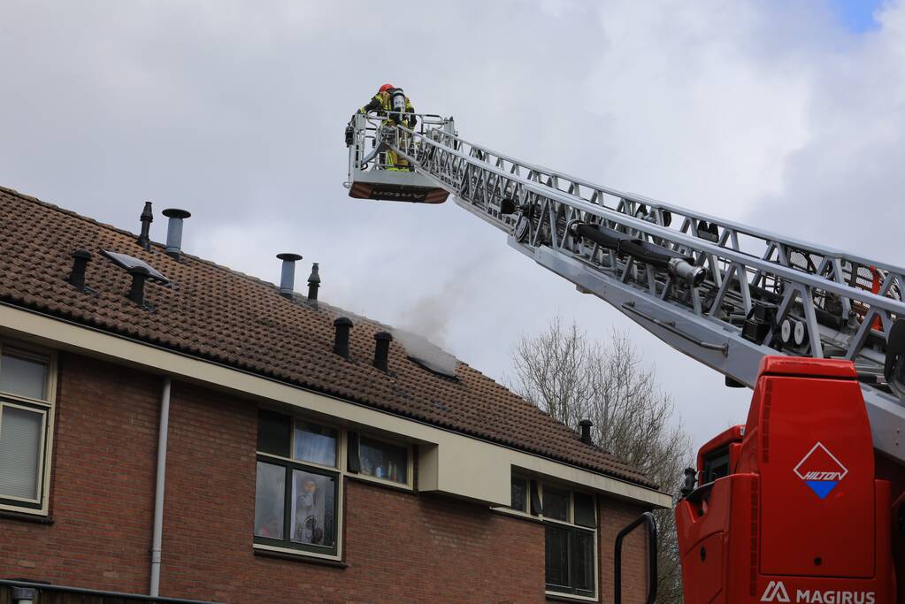 Bewoner aangehouden na brand op zolder