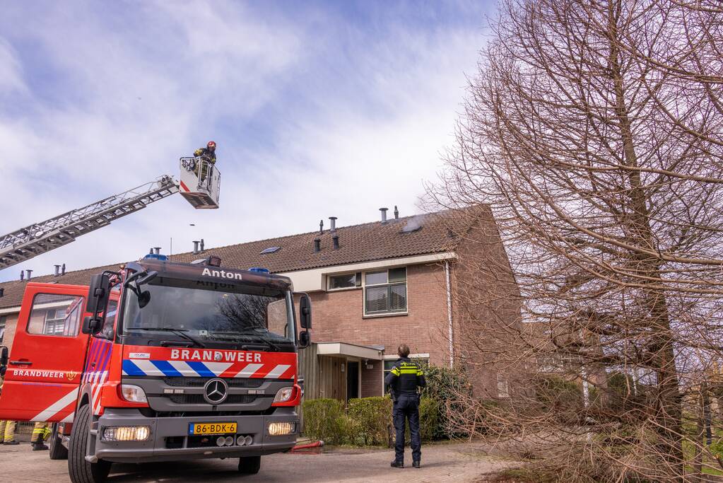 Bewoner aangehouden na brand op zolder