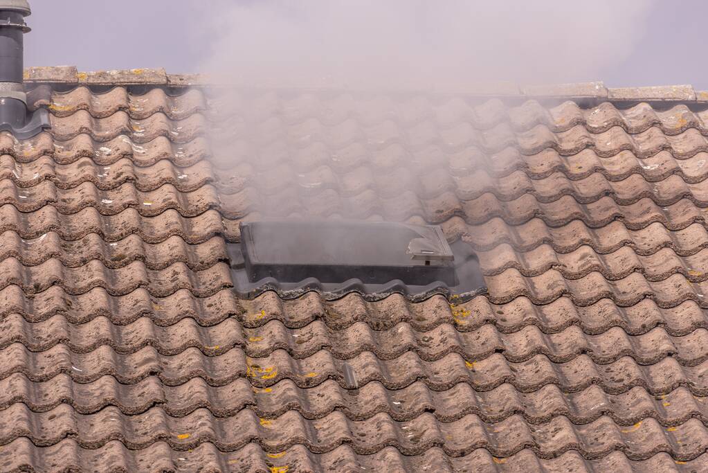 Bewoner aangehouden na brand op zolder