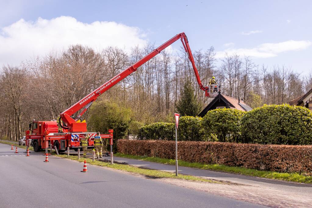Brand in schoorsteen van vrijstaande woning