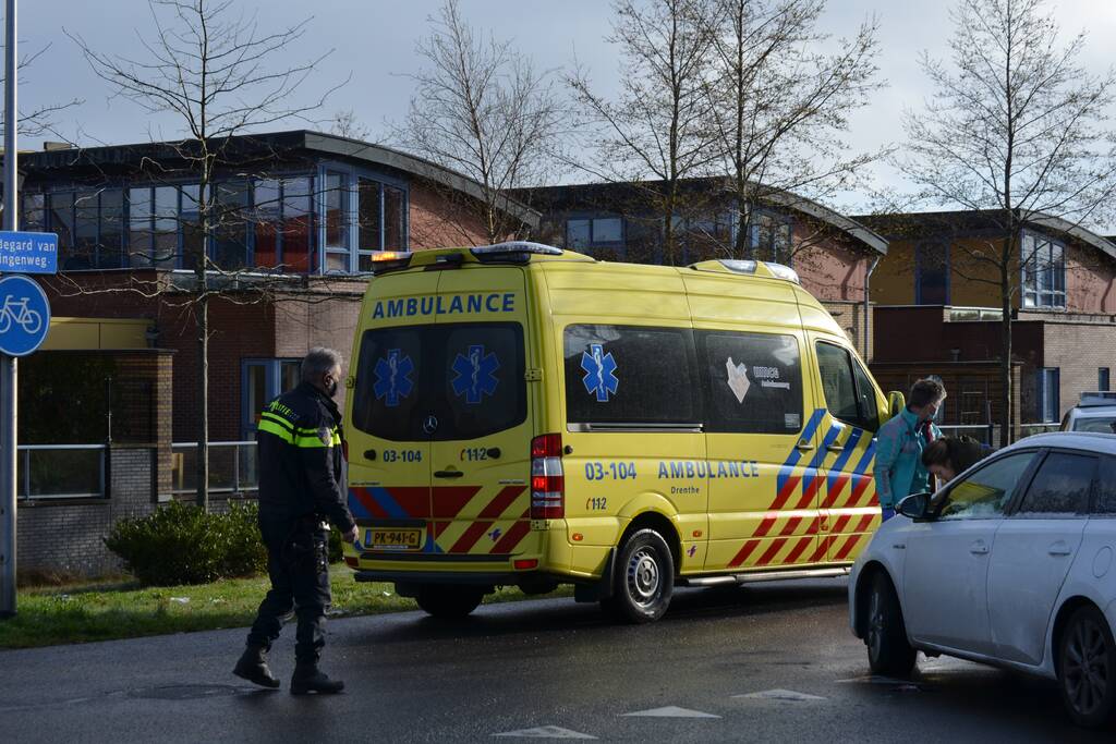 Fietser gewond bij botsing met auto