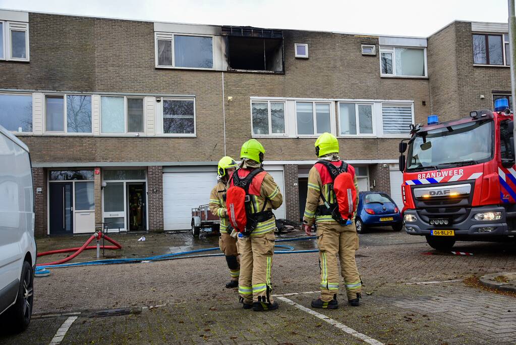 Slaapkamer compleet verwoest door uitslaande brand