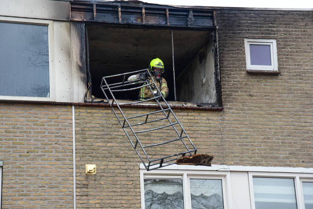 Slaapkamer compleet verwoest door uitslaande brand