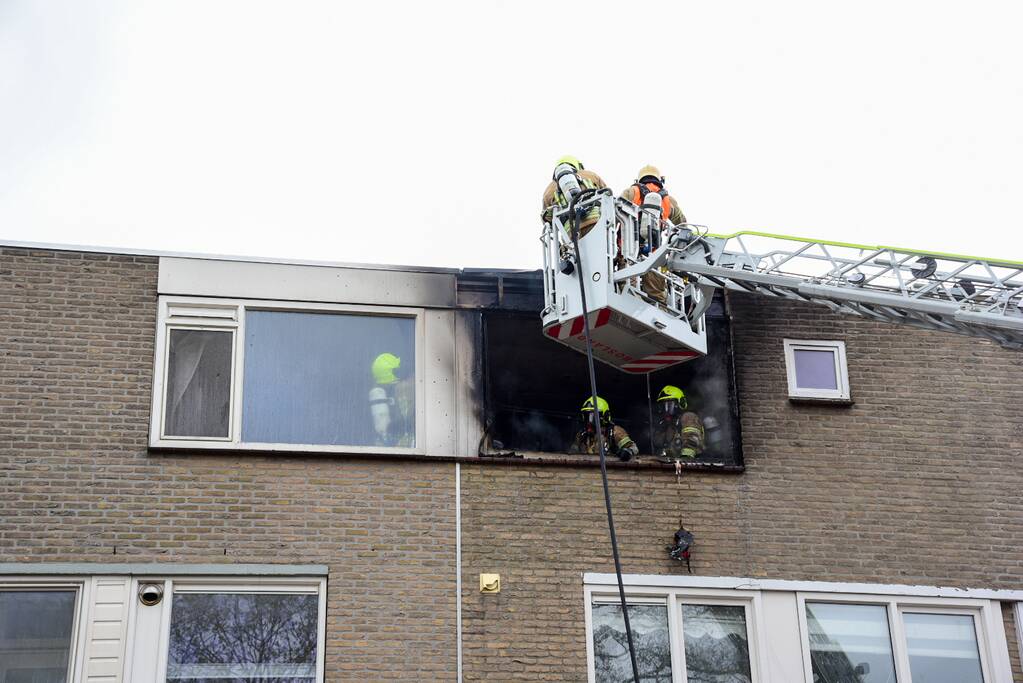 Slaapkamer compleet verwoest door uitslaande brand