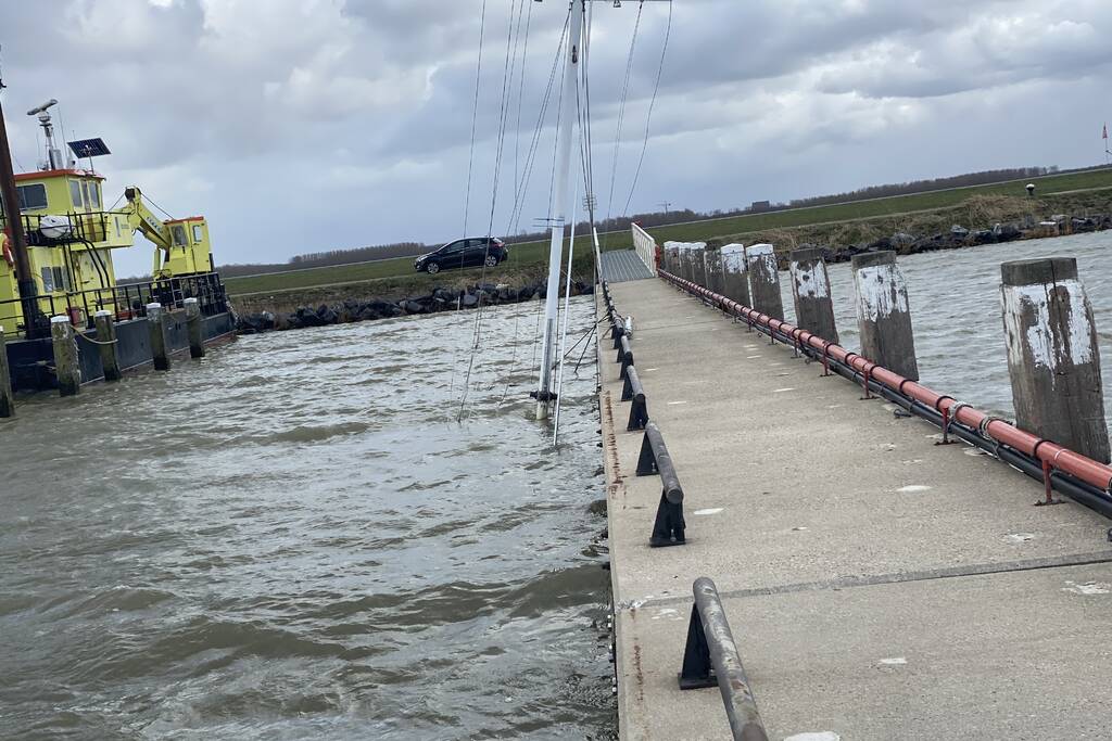 Zeilboot gezonken in Oostvaardersdiep