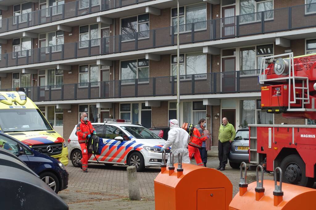 Traumahelikopter landt bij CVV De Jodan Boys