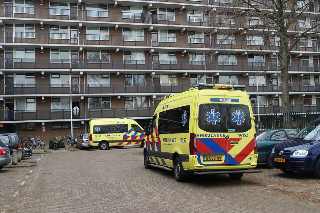 Traumahelikopter landt bij CVV De Jodan Boys