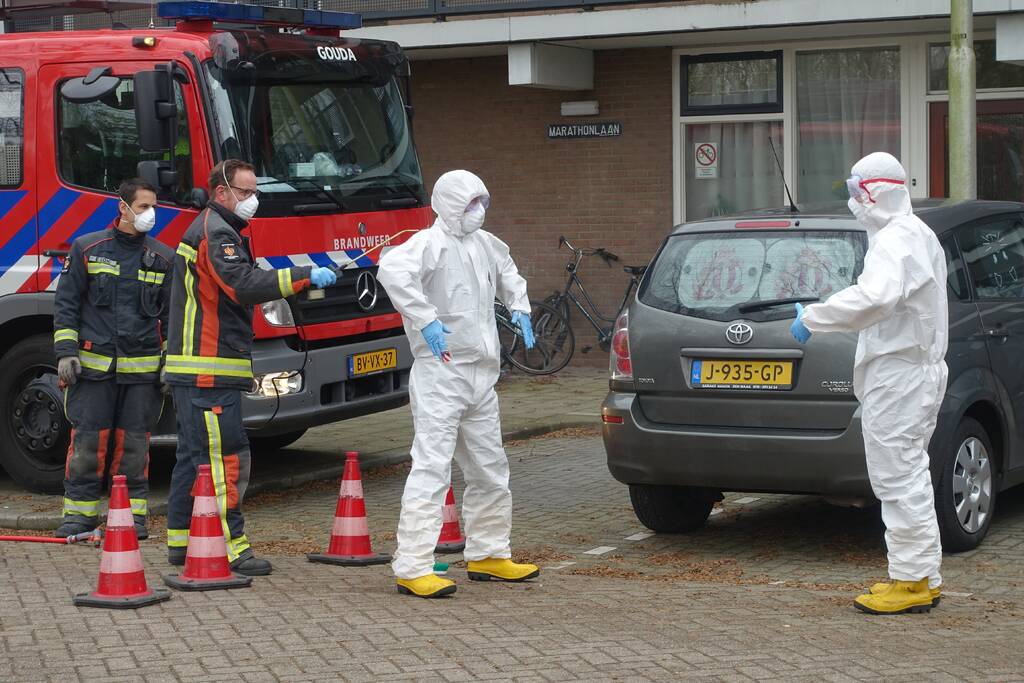 Traumahelikopter landt bij CVV De Jodan Boys