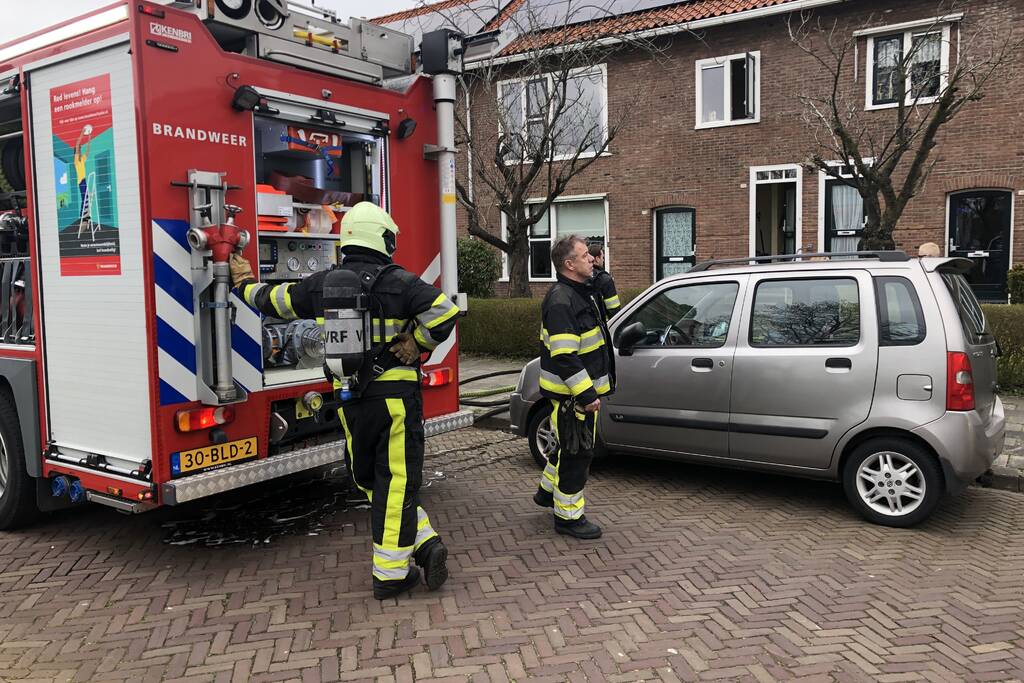 Brandweer doet controle na vermoedelijke brand in woning