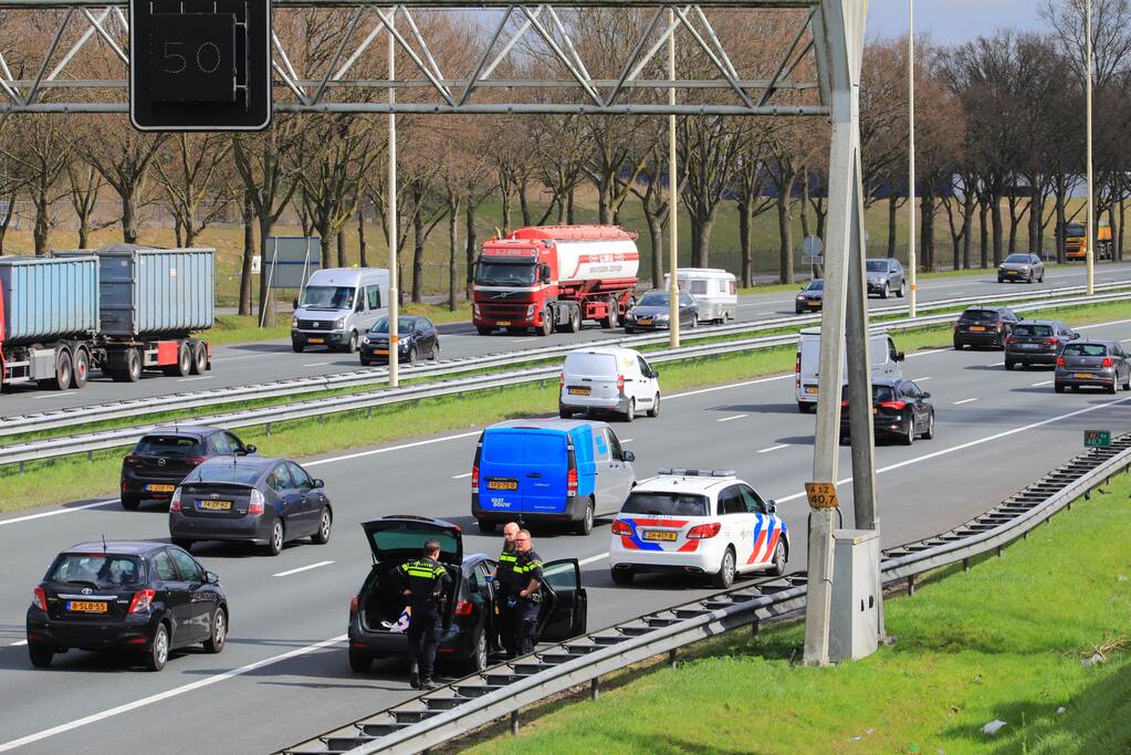 Grote zoekactie naar gevluchte mannen