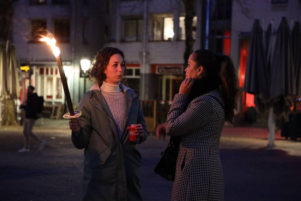 Fakkeltocht tegen coronabeleid en voor het vertrek van Mark Rutte