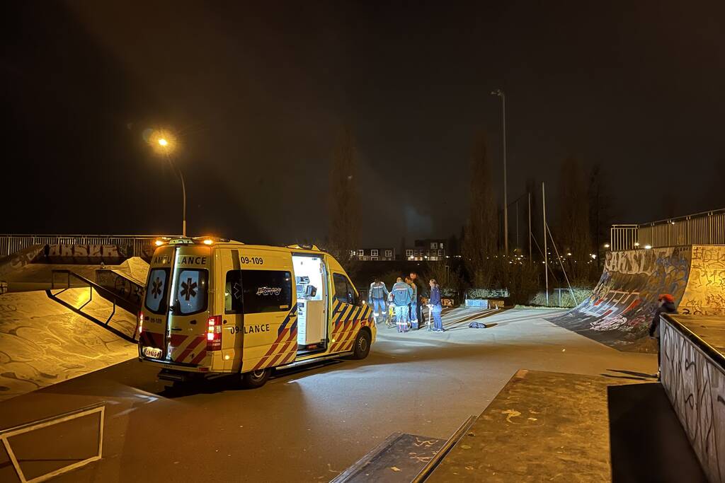 Zwaargewonde na val met step op skatebaan