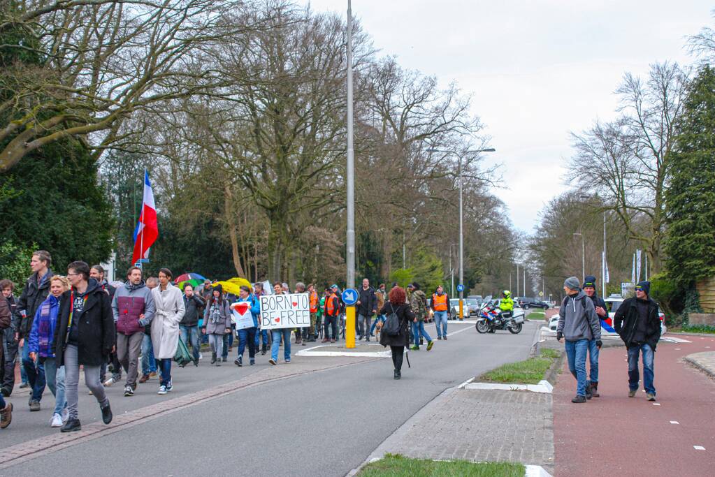 Demonstratie Kasteel Groeneveld tegen coronabeleid