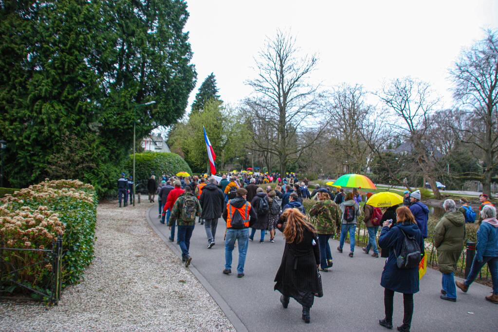 Demonstratie Kasteel Groeneveld tegen coronabeleid