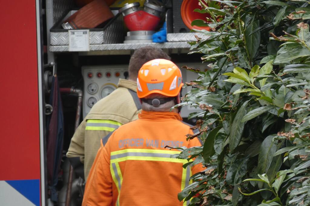 Brandweer blust brand in chalet