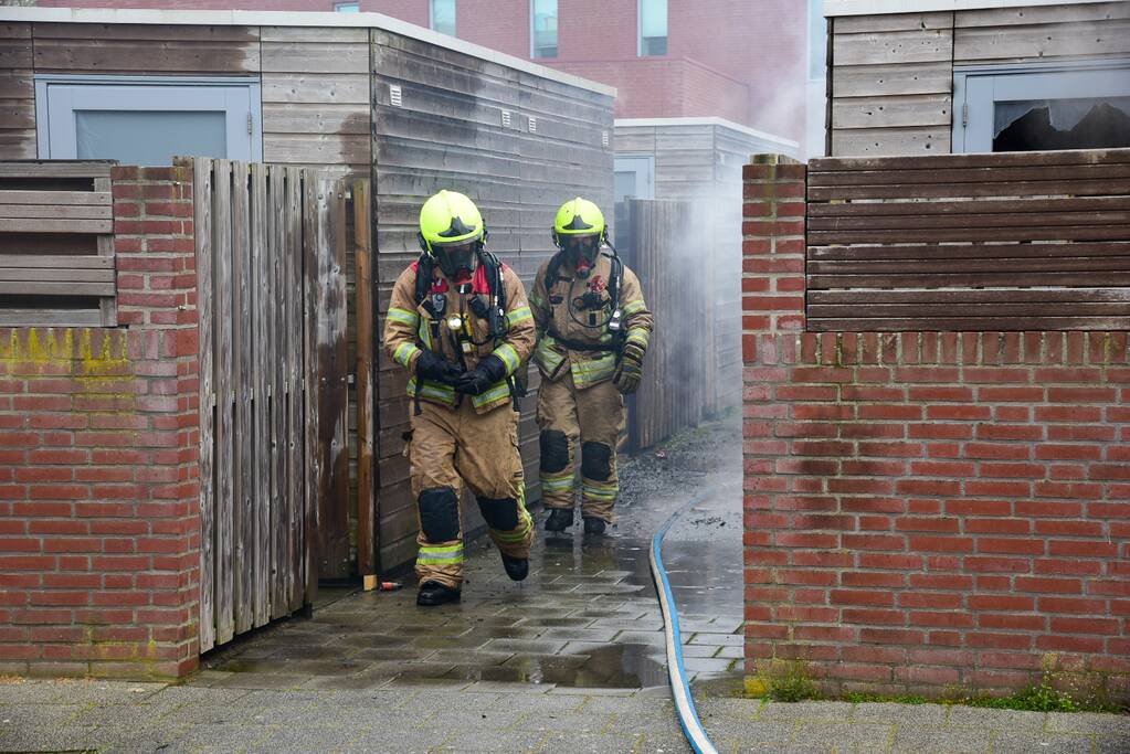 Uitslaande brand in schuur