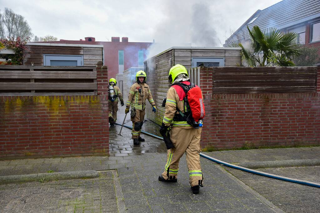 Uitslaande brand in schuur