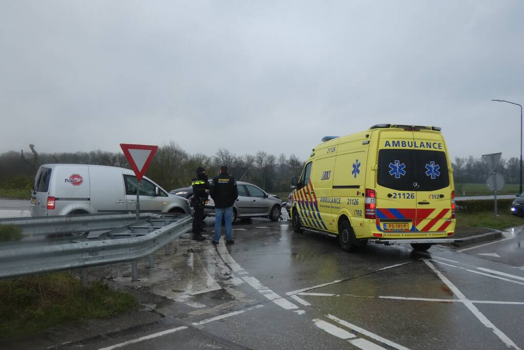 Veel schade bij ongeval met meerdere voertuigen