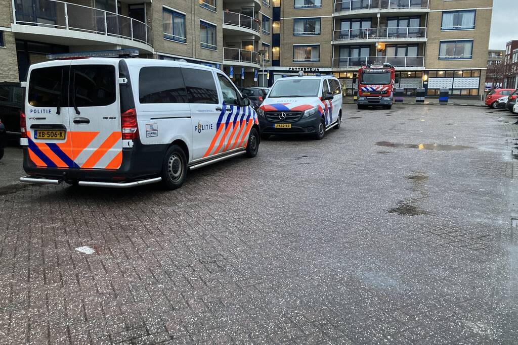 Waterlekkage op dak van seniorencomplex