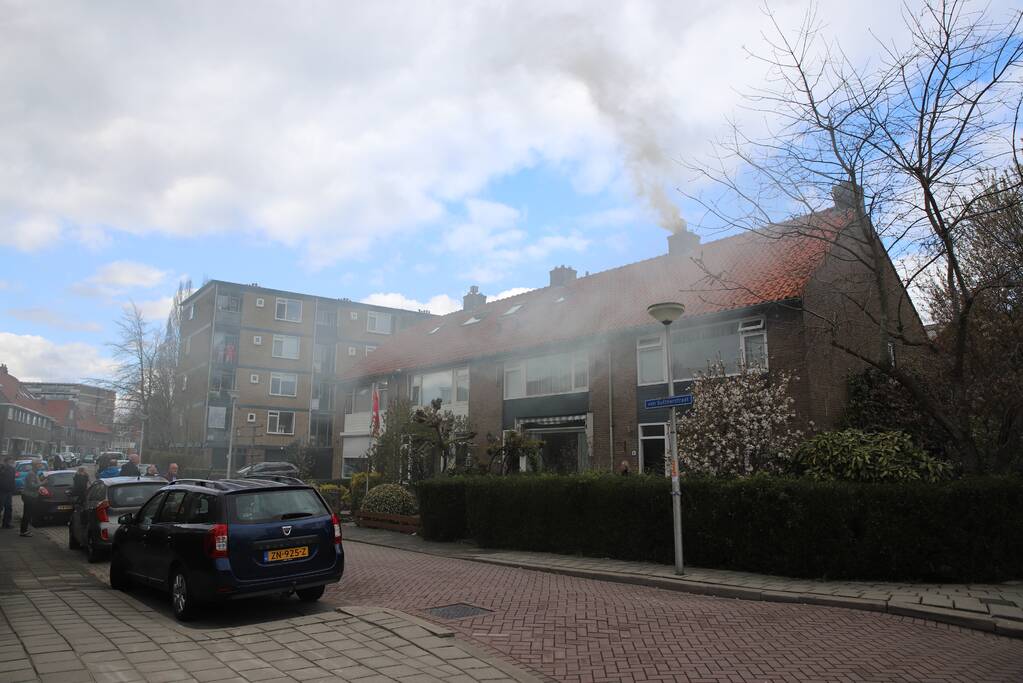 Veel rook bij brand in schoorsteen