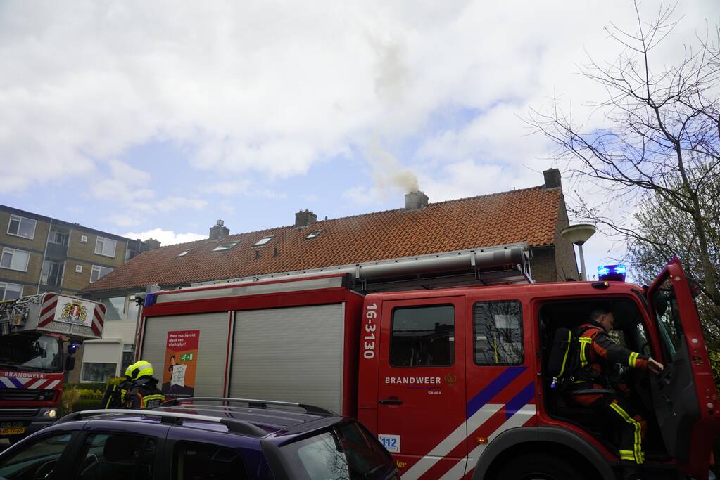 Veel rook bij brand in schoorsteen