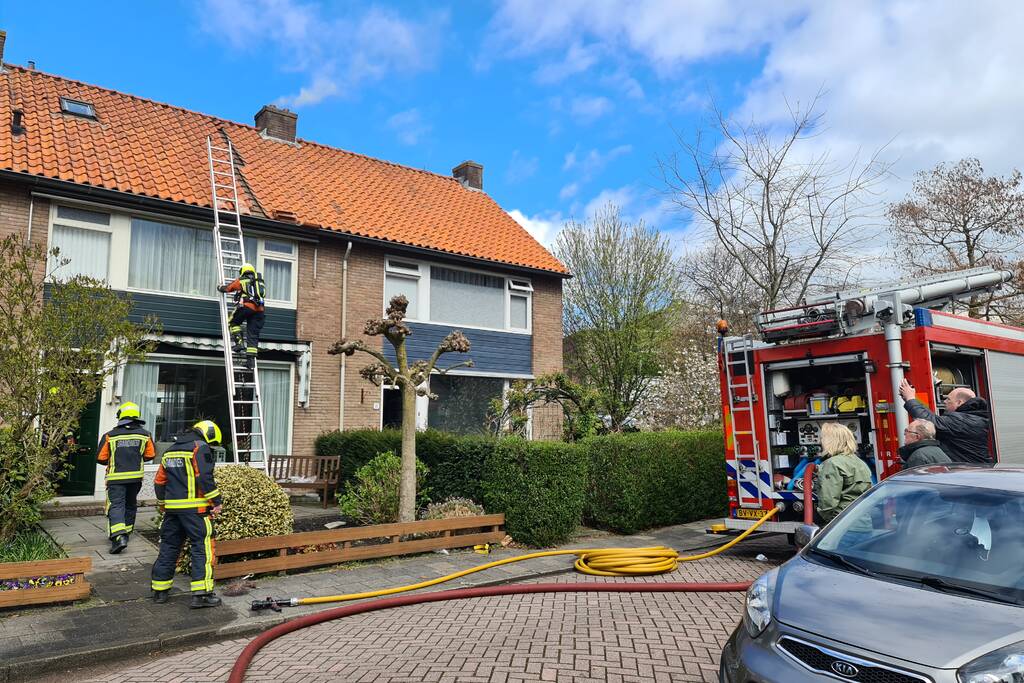 Veel rook bij brand in schoorsteen