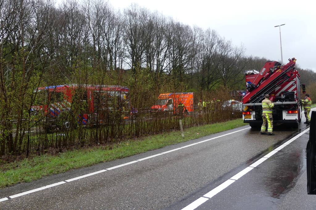 Meerdere hulpdiensten ingezet voor ongeluk met personenauto