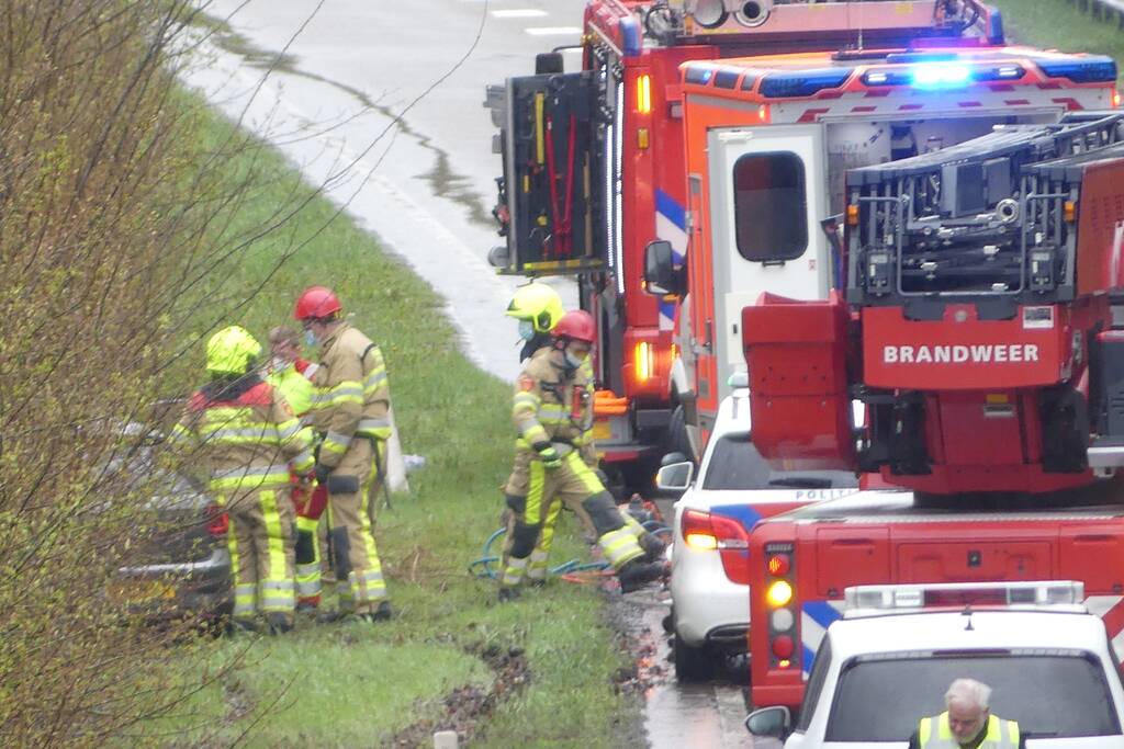 Meerdere hulpdiensten ingezet voor ongeluk met personenauto