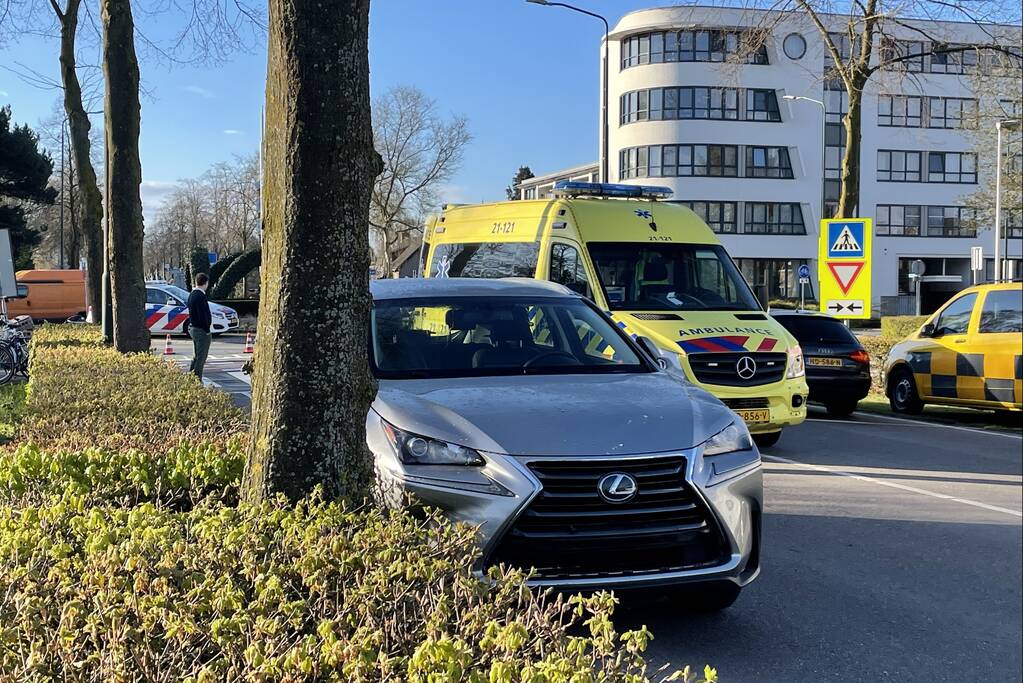 Overstekende fietsers aangereden door automobilist