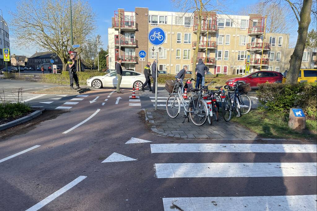 Overstekende fietsers aangereden door automobilist