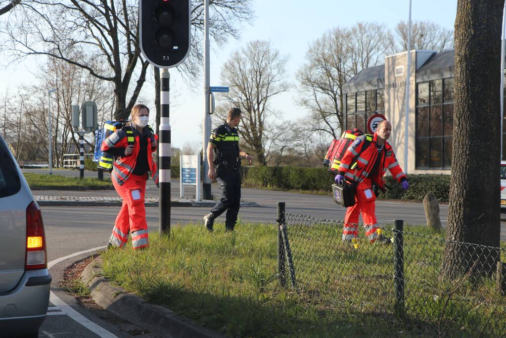 Traumahelikopter landt voor gewonde paardrijdster