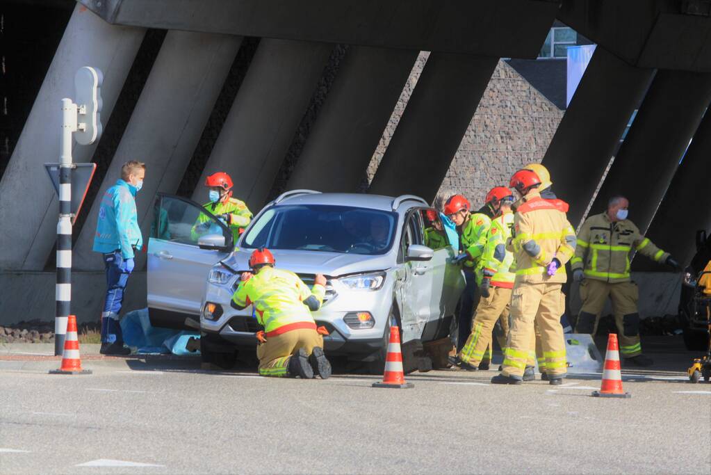 Twee auto's betrokken bij ongeluk op kruising