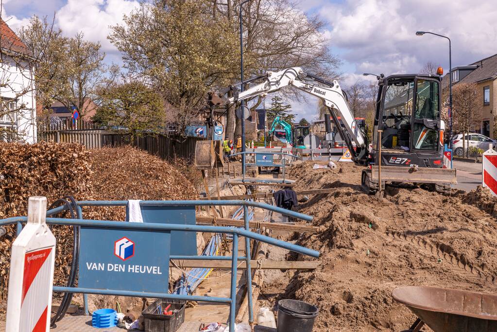 Waterleiding opengebarsten bij werkzaamheden