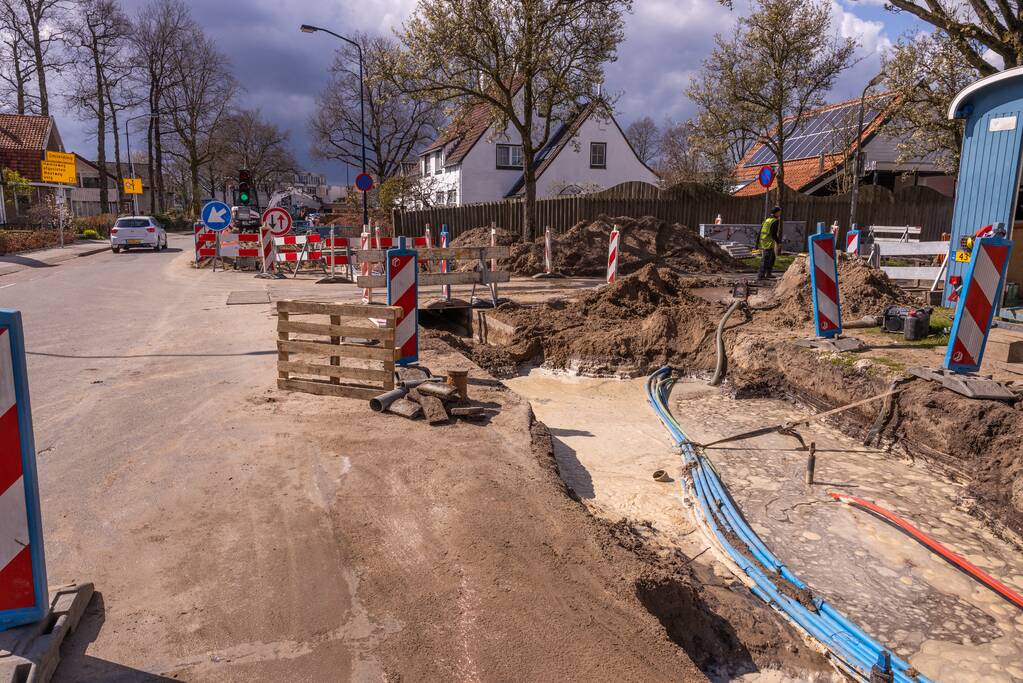 Waterleiding opengebarsten bij werkzaamheden