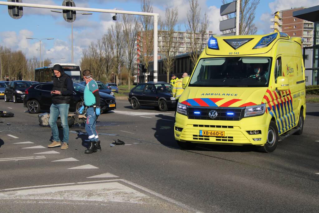 Ongeval tussen auto en motor