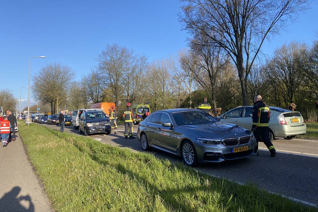 Taxibus met kinderen betrokken bij ongeluk